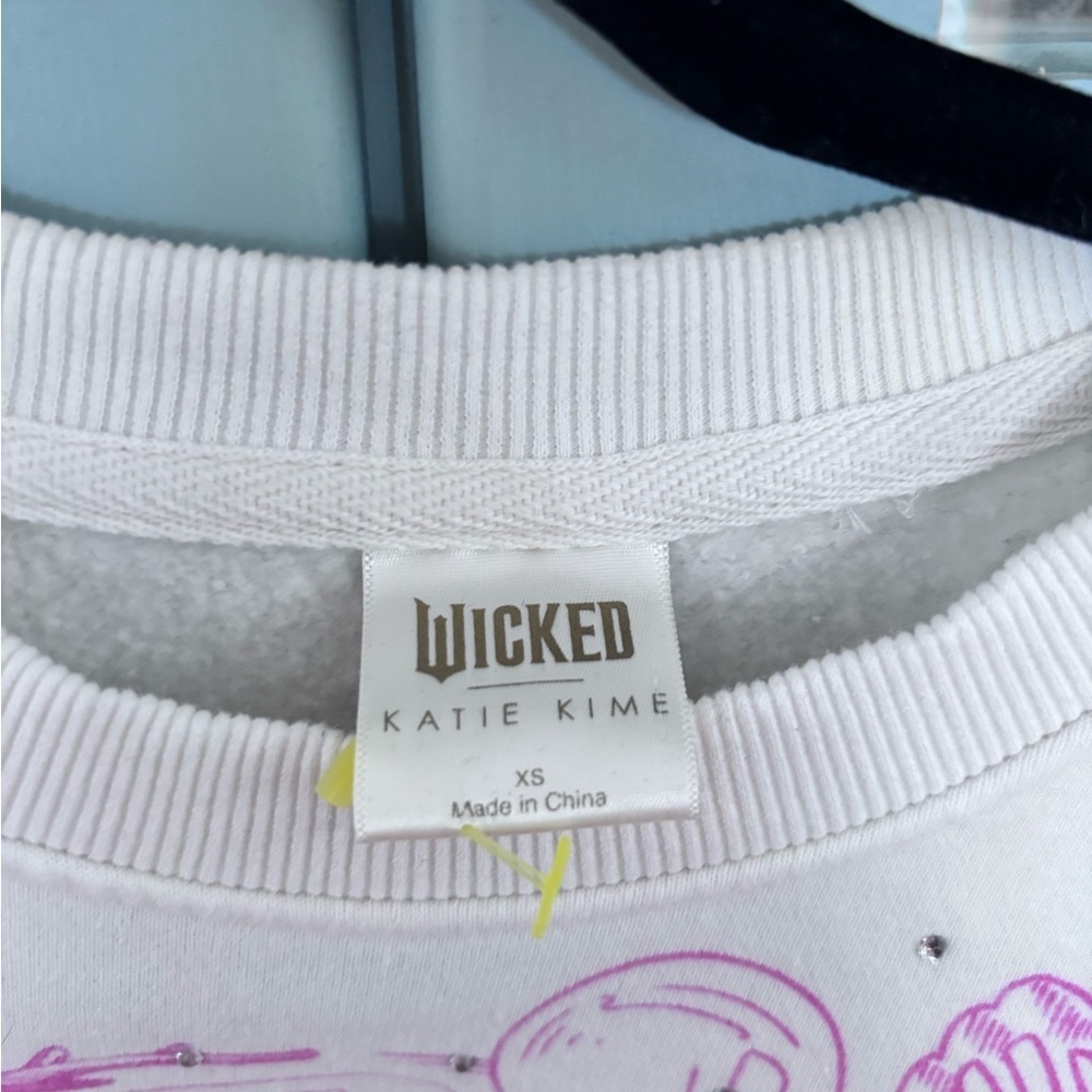 Wicked × Katie Kime Women's Good/Bad Graphic Pullover
Sweatshirt - Cream - Picture 3 of 8